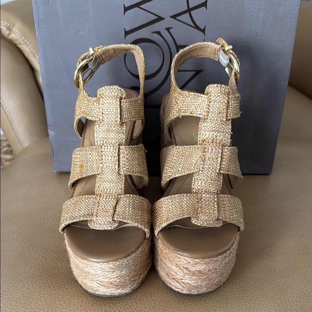 Crown Vintage Woven Platform Sandals size 6.5.